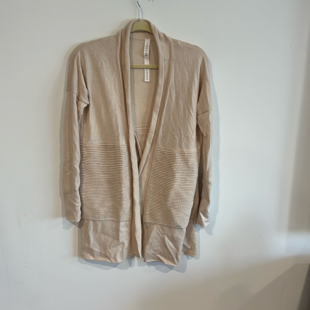 Lululemon merino wool cream cardigan sz 4